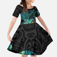 New Zealand Fantail Bird Family Matching Puletasi and Hawaiian Shirt Maori Piwakawaka Kowhai - Paua Shell Pattern LT14 Daughter's Dress Green - Polynesian Pride