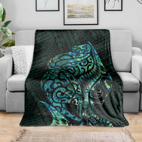 New Zealand Eel Blanket Tuna Aotearoa Maori With Paua Shell - Turquoise