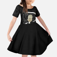 Black New Zealand Eel Family Matching Off The Shoulder Long Sleeve Dress and Hawaiian Shirt Aotearoa Maori Tuna With Kotiate Weapon LT14 Daughter's Dress Black - Polynesian Pride