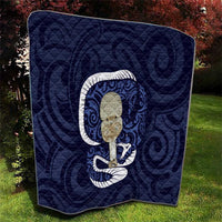 Blue New Zealand Eel Quilt Aotearoa Maori Tuna With Kotiate Weapon LT14 - Polynesian Pride