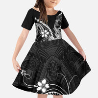 Black Aloha Hawaii Family Matching Off Shoulder Short Dress and Hawaiian Shirt Polynesian Shark Tattoo With Plumeria LT14 Daughter's Dress Black - Polynesian Pride