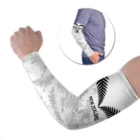Custom New Zealand Silver Fern Football Arm Sleeves Go Aotearoa Grunge White - Polynesian Pride