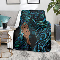 Maripi New Zealand Blanket Maori Weapon Paua Shell Haka Fern