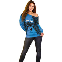 Personalised Moko Kauae New Zealand Off Shoulder Sweater Maori Chin Tattoo Blue - Polynesian Pride