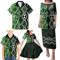 Green Aotearoa Family Matching Puletasi and Hawaiian Shirt Taniko Motifs With Paua Shell Kowhaiwhai LT14 - Polynesian Pride