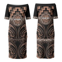 Aotearoa Kati Mamoe Personalised Family Matching Puletasi and Hawaiian Shirt Maori Iwi Poutama Puhoro Tattoo LT14 Mom's Dress Brown - Polynesian Pride