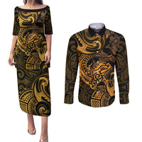 New Zealand Tuatara Couples Matching Puletasi and Long Sleeve Button Shirt Aotearoa Maori Clematis Flowers - Gold LT14 Gold - Polynesian Pride