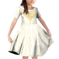 Gold White New Zealand Manta Ray Family Matching Off Shoulder Short Dress and Hawaiian Shirt Aotearoa Maori Haehae LT14 Daughter's Dress White - Polynesian Pride