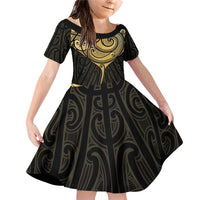 Gold Black New Zealand Manta Ray Family Matching Off Shoulder Short Dress and Hawaiian Shirt Aotearoa Maori Haehae LT14 Daughter's Dress Black - Polynesian Pride