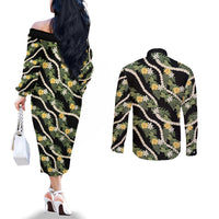 Hawaiian Pikake Maile Lei Couples Matching Off The Shoulder Long Sleeve Dress and Long Sleeve Button Shirt Tiare Hibiscus Kalo Palapalai Leaf Black LT19 - Polynesian Pride