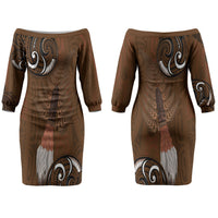New Zealand Taiaha Couples Matching Off The Shoulder Long Sleeve Dress and Long Sleeve Button Shirt Maori Weapon Silver Fern Maori Pattern