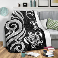 Yap Micronesian Premium Blanket - White Tentacle Turtle - Polynesian Pride