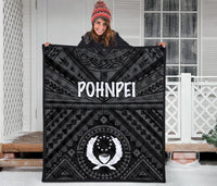 Pohnpei Premium Quilt - Pohnpei Seal With Polynesian Tattoo Style ( Black) - Polynesian Pride