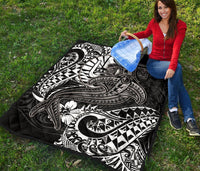 Tahiti Premium Quilt - White Shark Polynesian Tattoo - Polynesian Pride