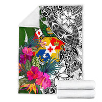 Tonga Premium Blanket White - Turtle Plumeria Banana Leaf - Polynesian Pride