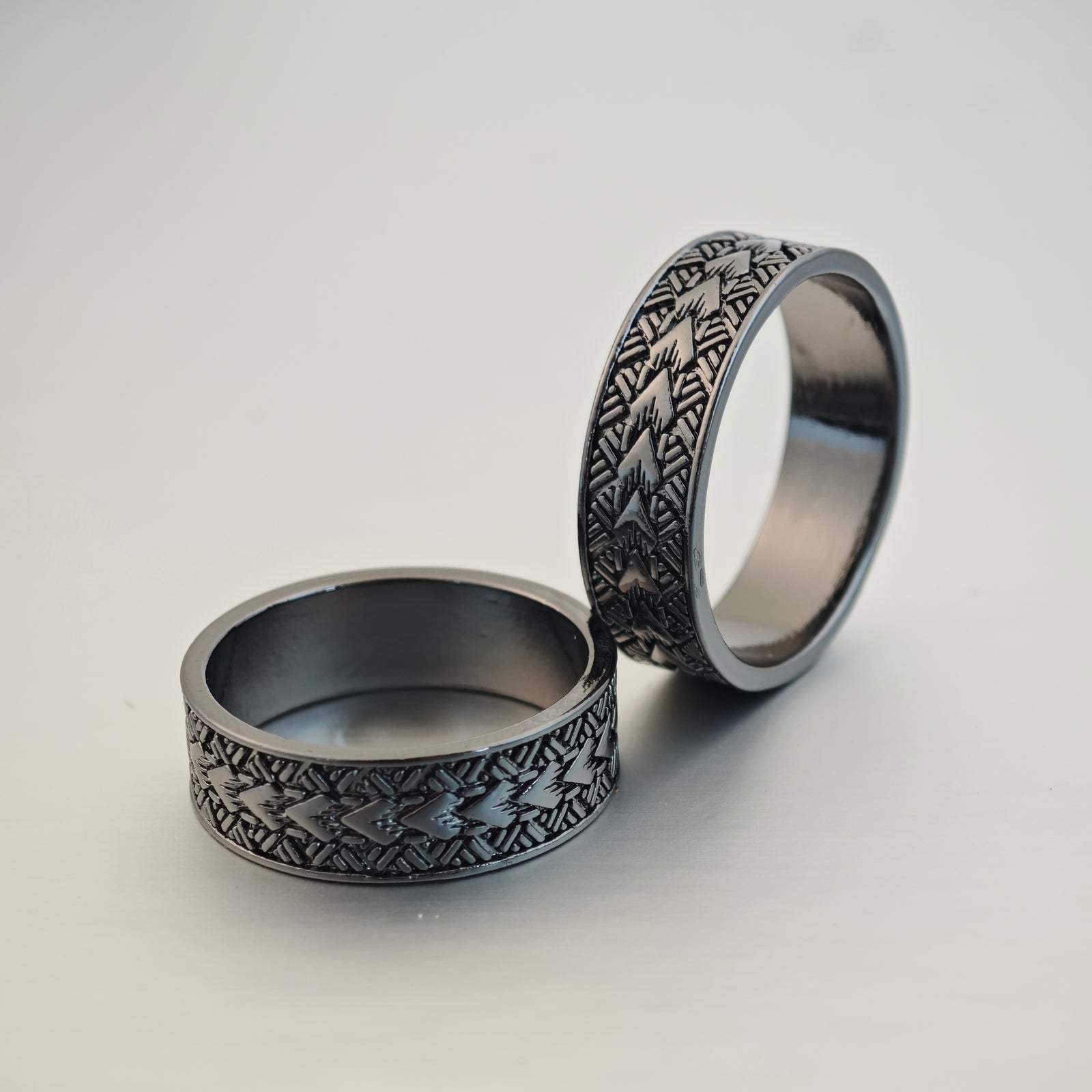 Polynesian Wedding Band, Samoan Arrow Pattern Ring, Custom Engraved Tribal Ring, Men's Island Style Ring, Cultural Jewelry Gift - Polynesian Pride