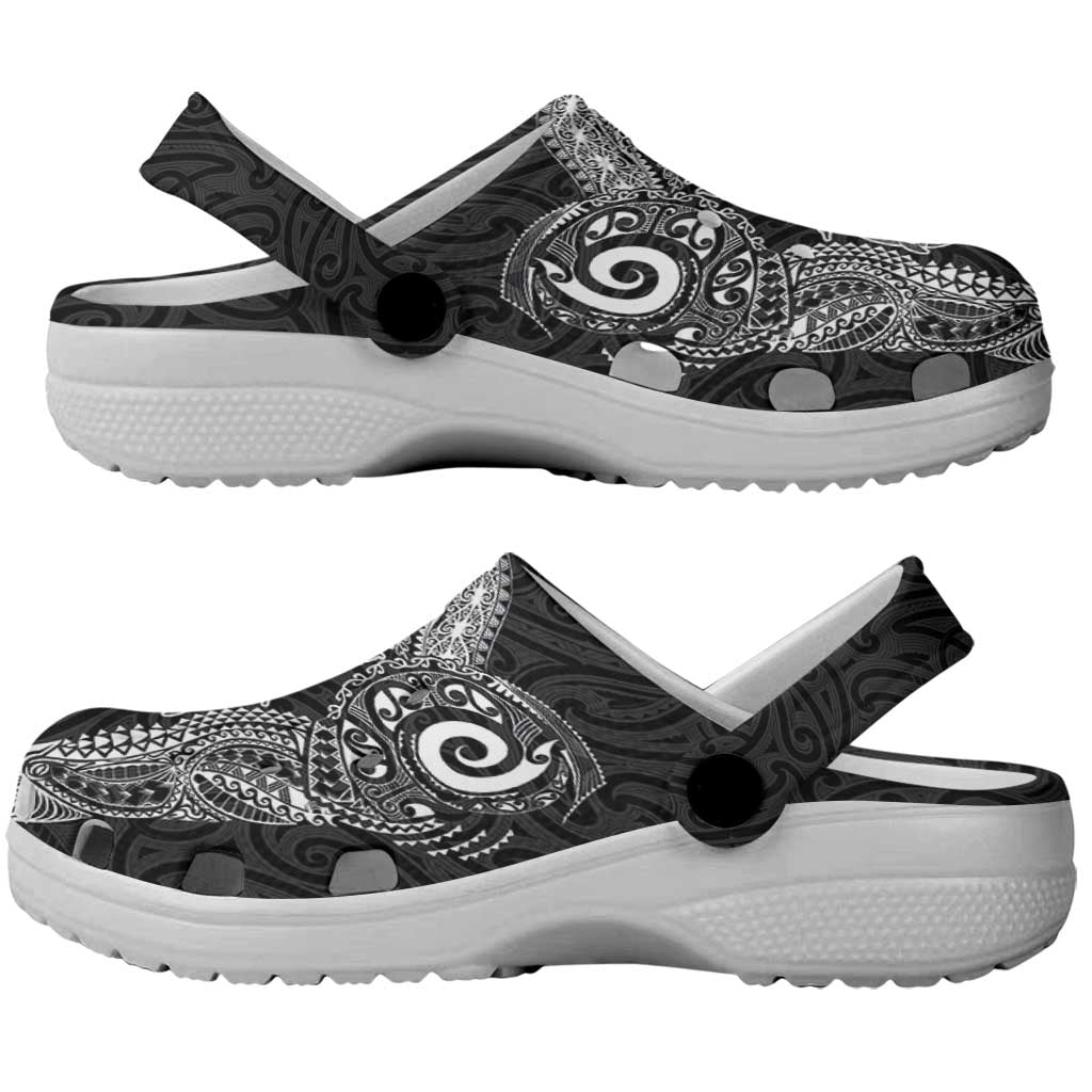 Aotearoa Maori Sea Animals Tribal Clogs Shoes Manta Ray and Shark Moko Pattern Black Color
