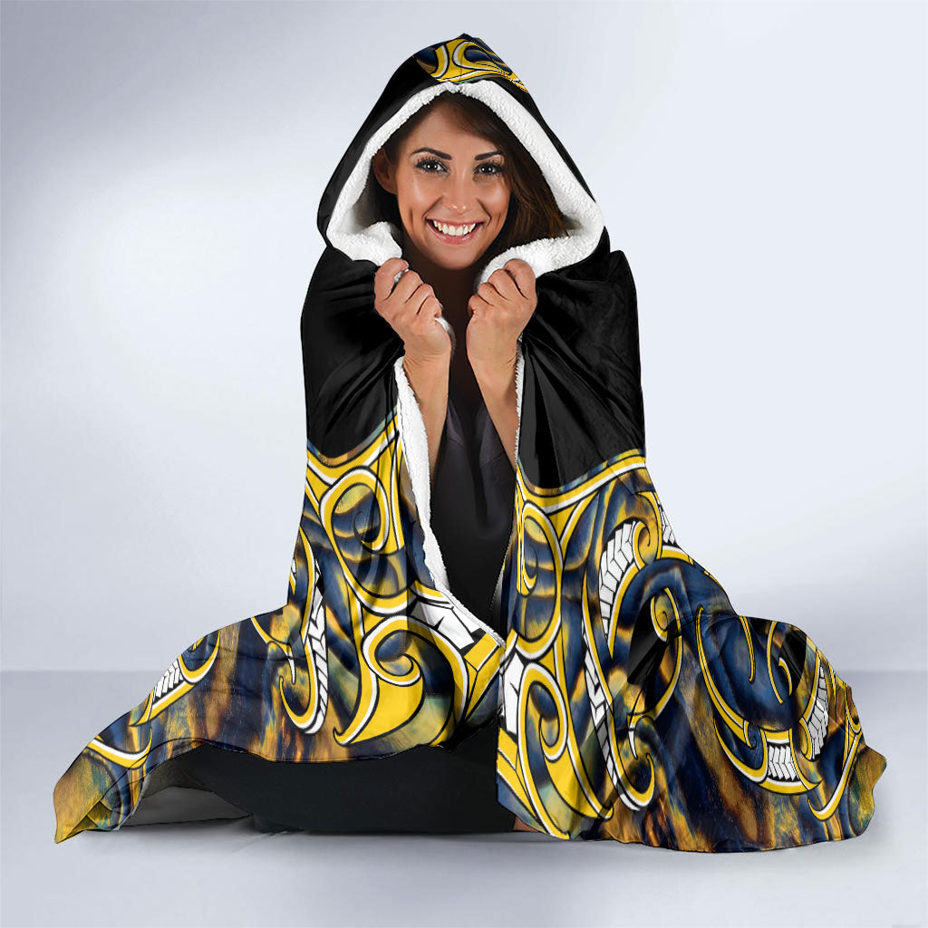 Aotearoa Ngati Raukawa Hooded Blanket Maori Tribal Yellow And Navy Paua Shell Pattern DT05 - Polynesian Pride