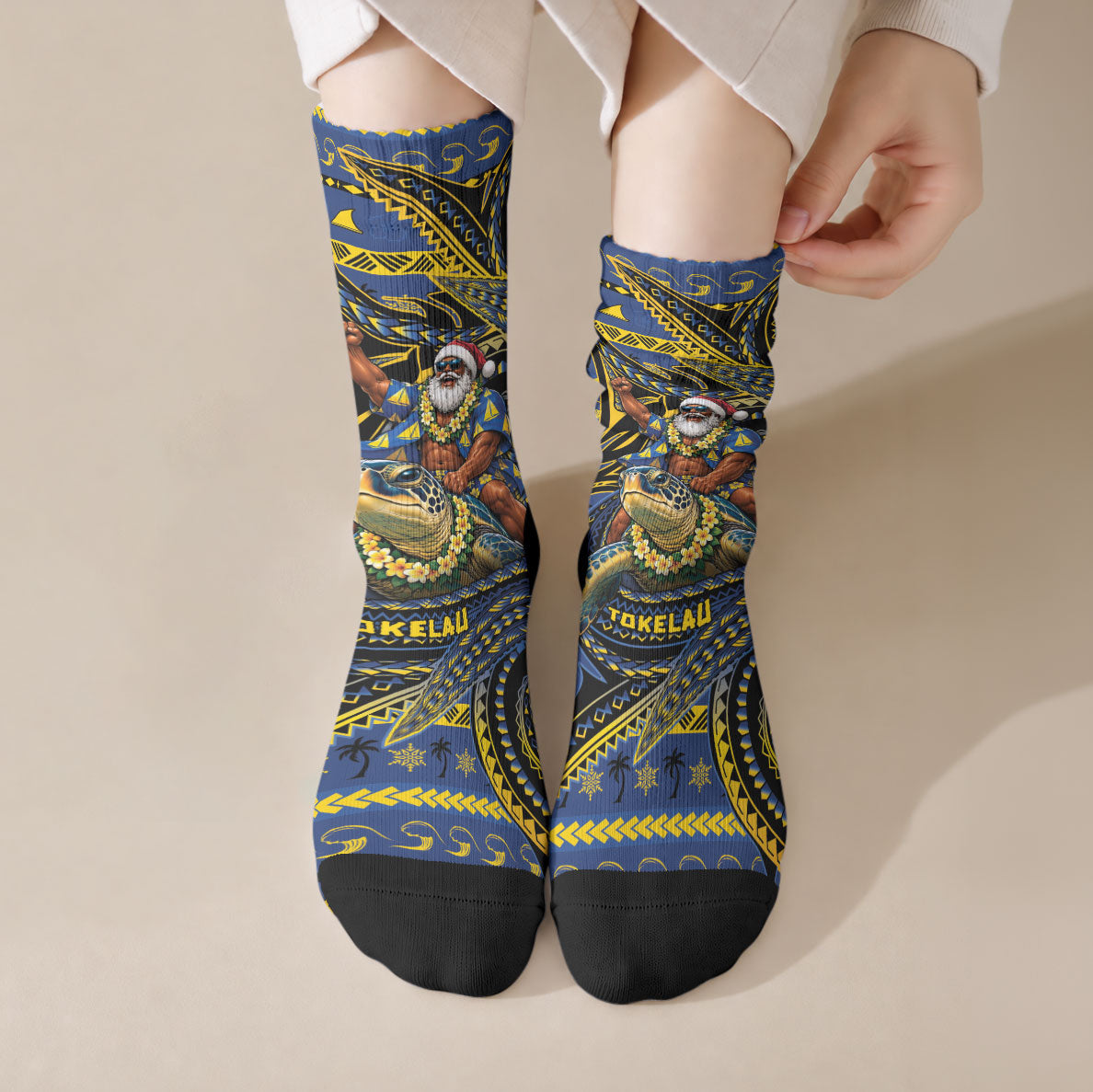 Tokelau Christmas Crew Socks Santa Riding Sea Turtle DT05 Crew Socks Navy - Polynesian Pride