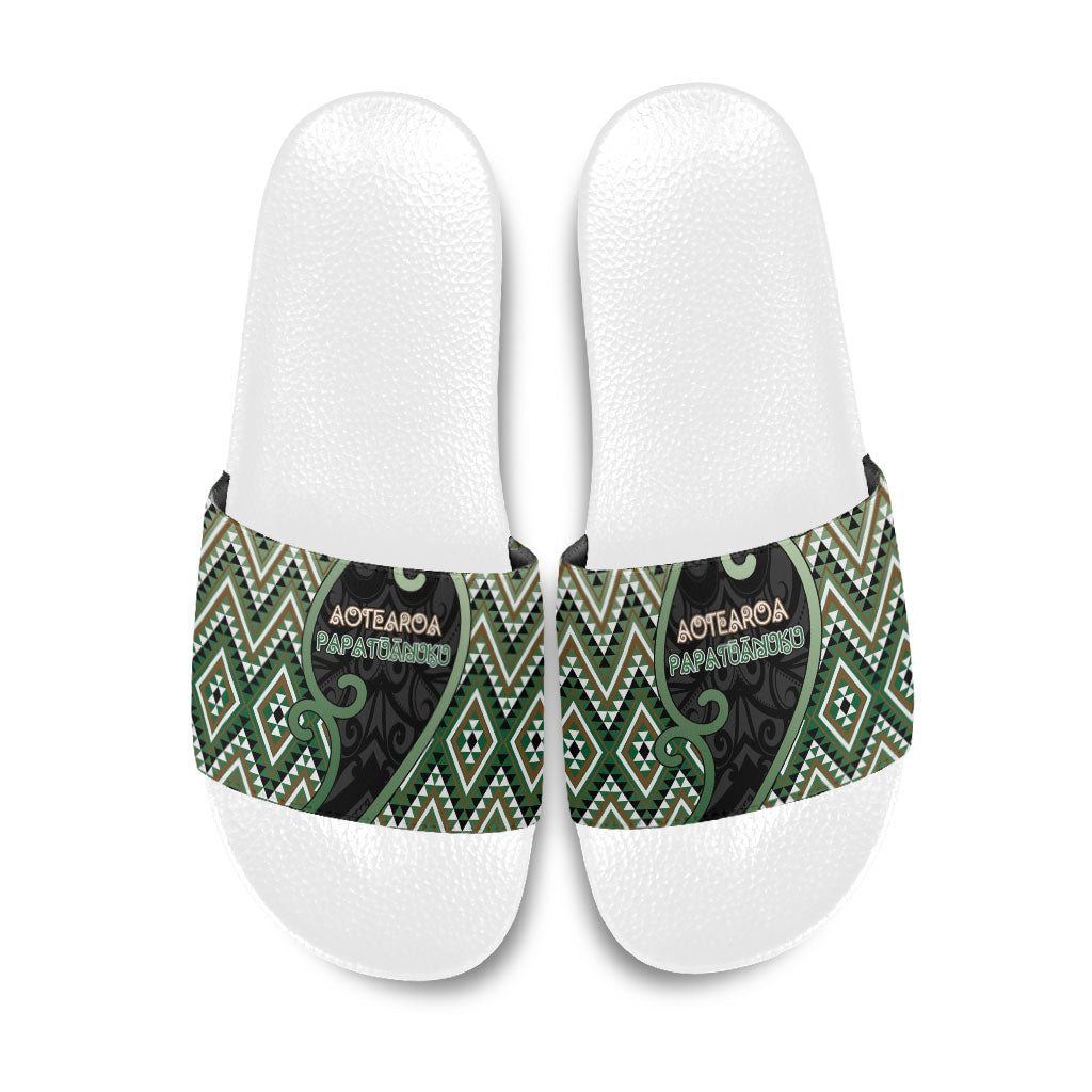 Aotearoa Atua Papatuanuku Slide Sandals Earth Mother Father Koru Patterns DT05 Green - Polynesian Pride