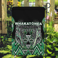 Aotearoa Whakatohea Garden Flag Maori Tribal Green Abalone Paua Shell Pattern DT05 Garden Flag Green - Polynesian Pride