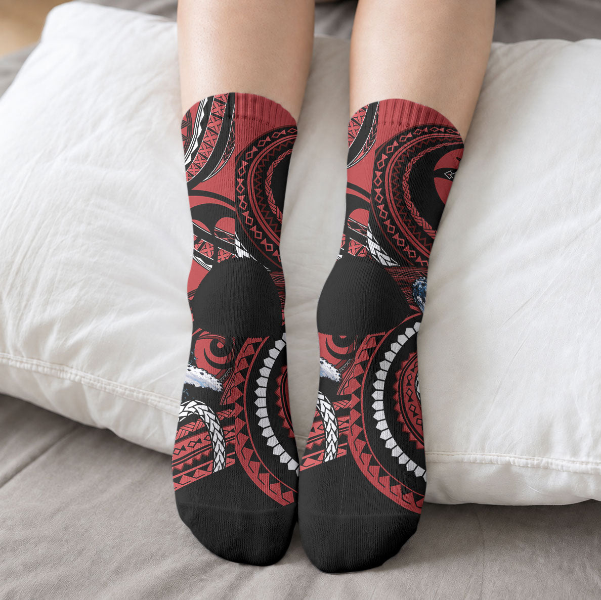 Tonga Christmas Crew Socks Santa Riding Humpback Whale DT05 - Polynesian Pride