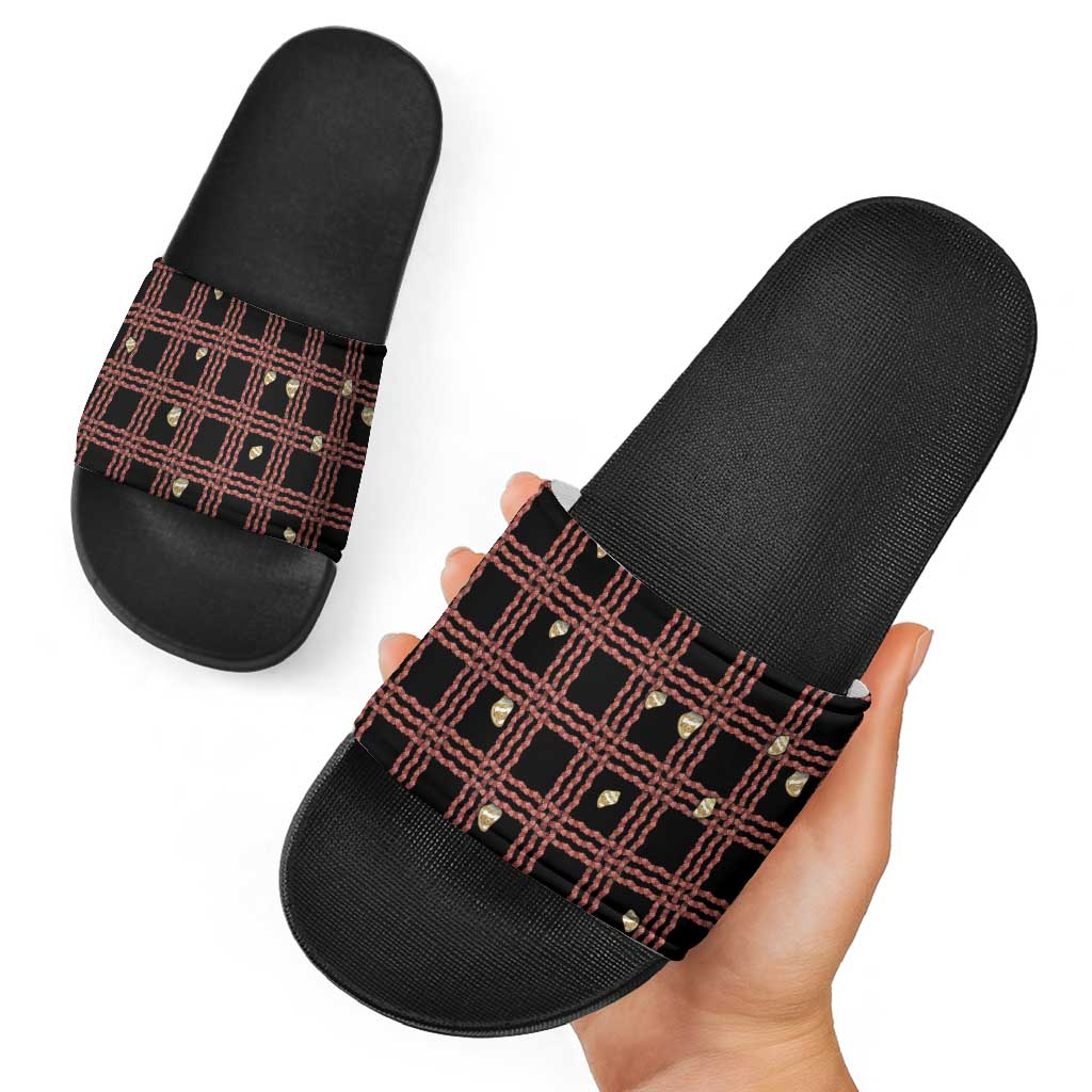 Hawaii Palaka Kahelelani Shell Lei Costume Slide Sandals Plaid Patterns