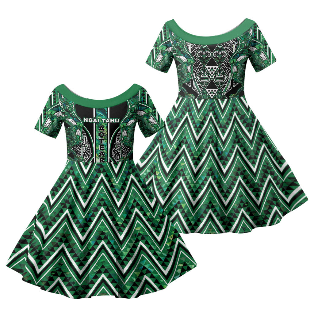 Aotearoa Ngai Tahu Family Matching Off Shoulder Maxi Dress and Hawaiian Shirt Maori Tribal Dark Green Paua Shell Pattern DT05 Daughter's Dress Green - Polynesian Pride