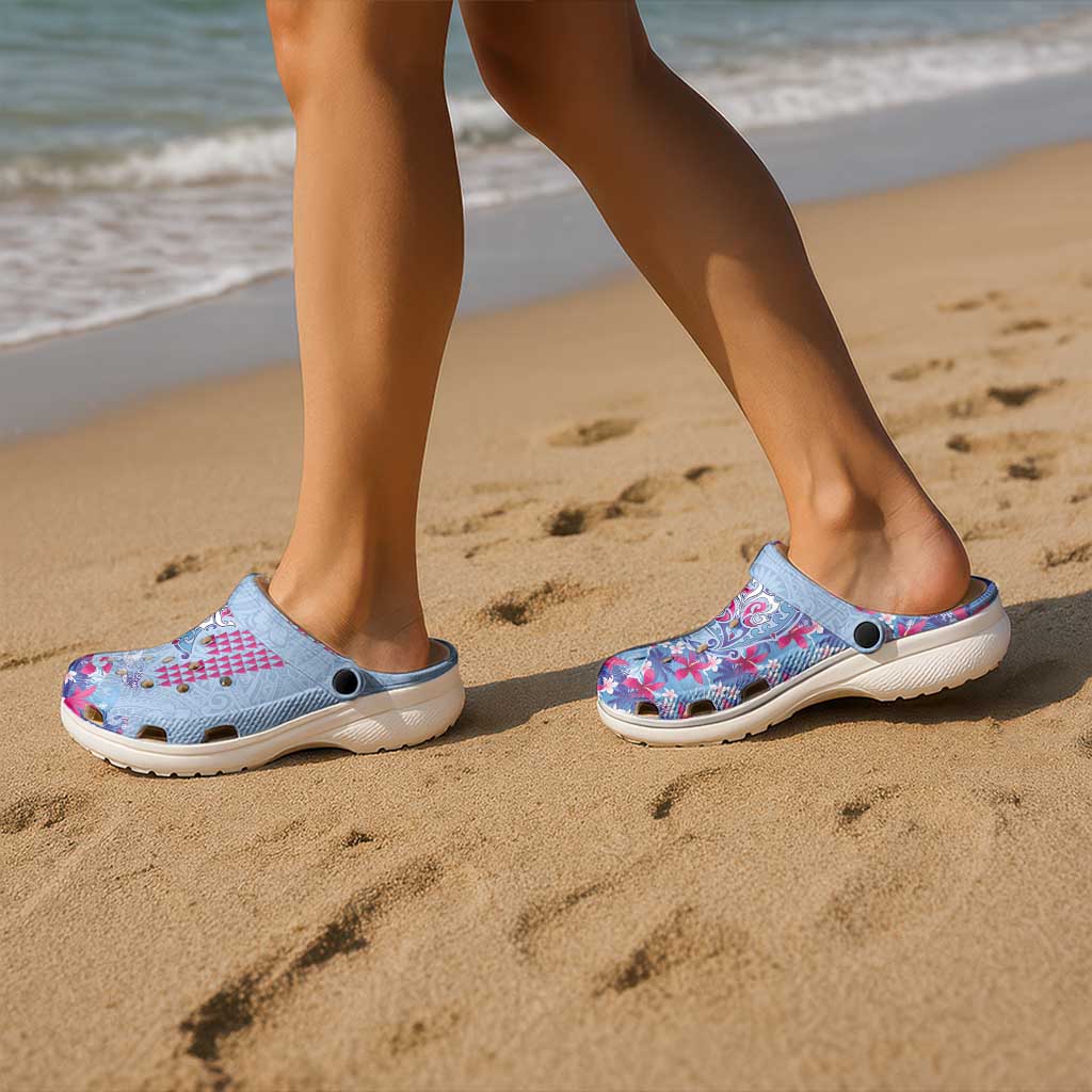 Hawaiian Tribal Manta Ray Clogs Shoes Kakau Tattoo and Flowers Surfing Waves Pattern Soft Color LT03