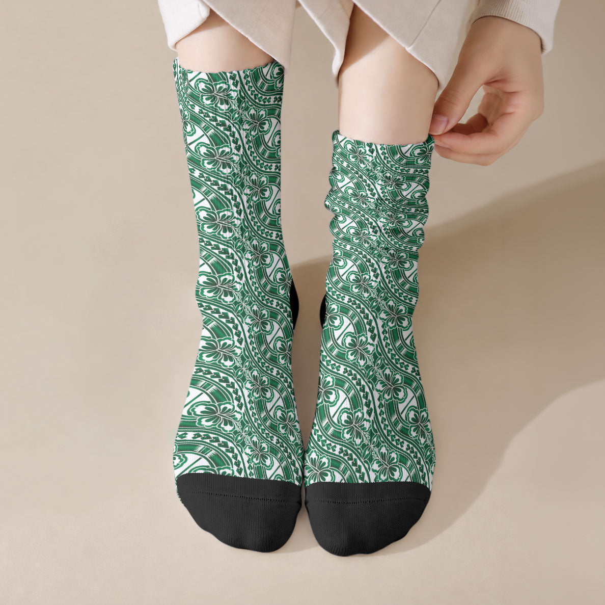 Hibiscus Bloom Island Tribal Waves Crew Socks Green Polynesian Pattern LT01 Crew Socks Green - Polynesian Pride