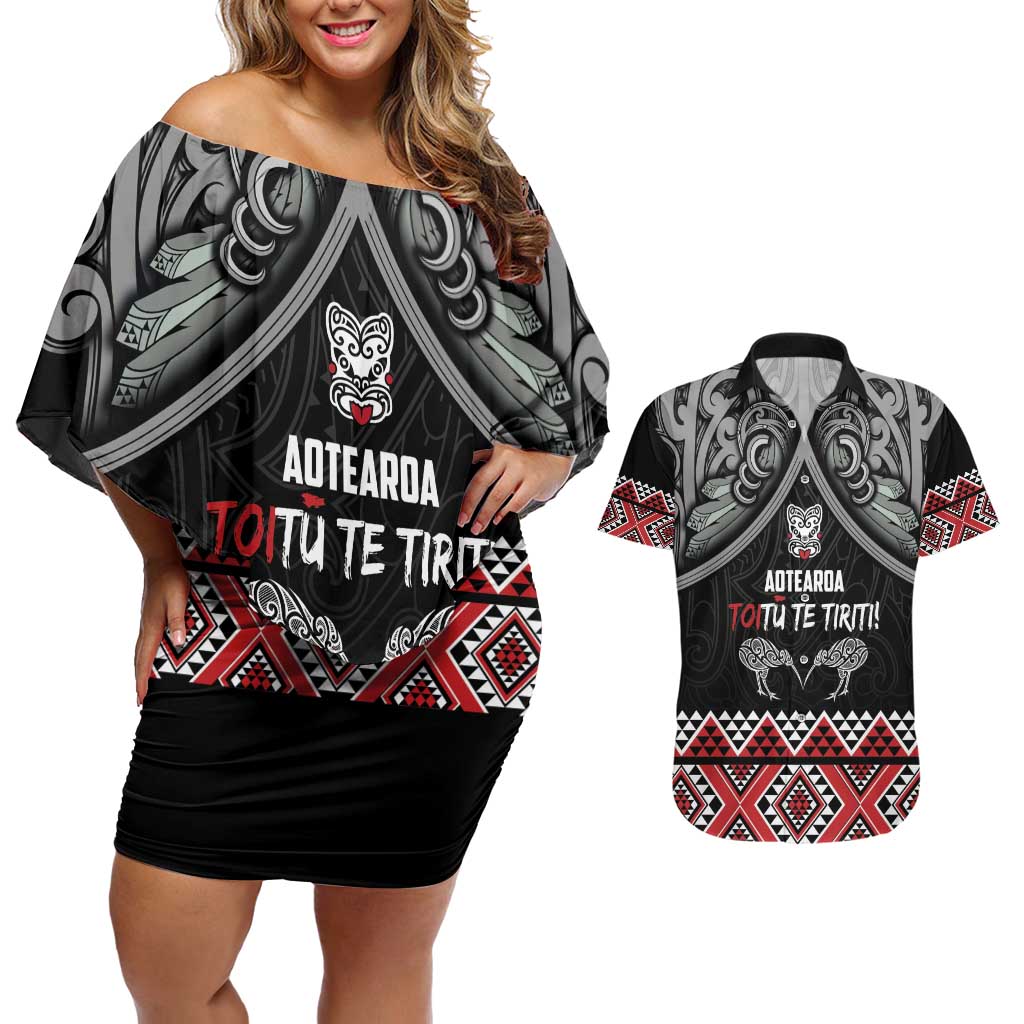 Aotearoa Toitu Te Tiriti Waitangi Couples Matching Off Shoulder Short Dress and Hawaiian Shirt Proud To Be Maori LT01 Black - Polynesian Pride