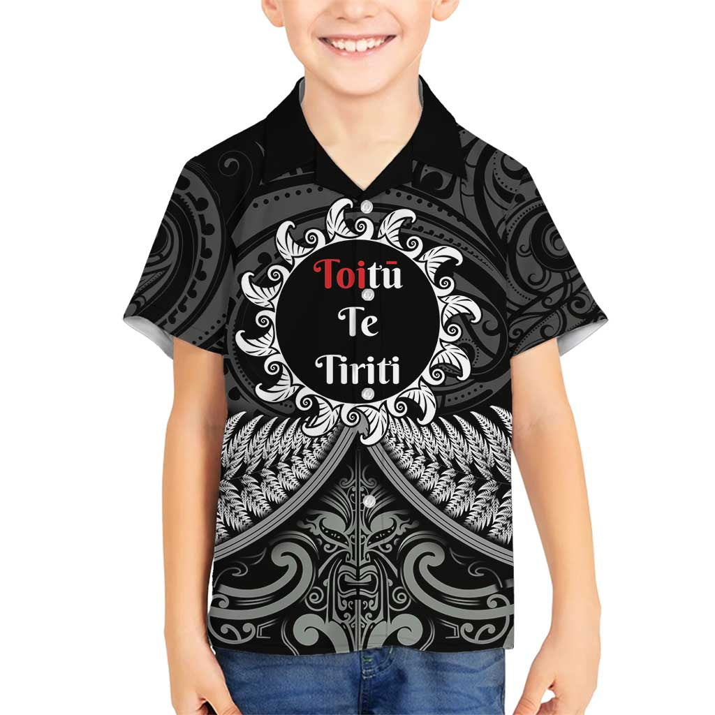 Personalised Toitu Te Tiriti Aotearoa Silver Fern Family Matching Puletasi and Hawaiian Shirt New Zealand Maori Pattern LT01 Son's Shirt Black - Polynesian Pride