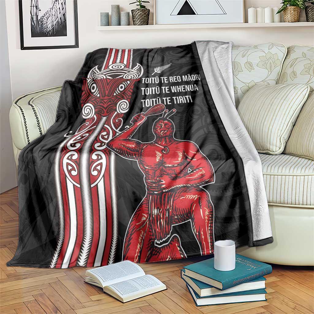 Toitu Te Reo Maori Toitu Te Whenua Toitu Te Tiriti Blanket Maori Warrior New Zealand LT01 Black - Polynesian Pride