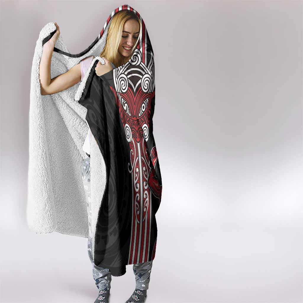 Toitu Te Reo Maori Toitu Te Whenua Toitu Te Tiriti Hooded Blanket Maori Warrior New Zealand LT01 - Polynesian Pride