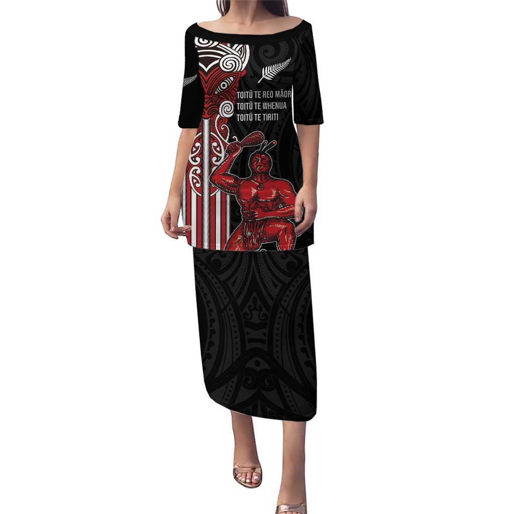 Toitu Te Reo Maori Toitu Te Whenua Toitu Te Tiriti Puletasi Maori Warrior New Zealand LT01 Long Dress Black - Polynesian Pride