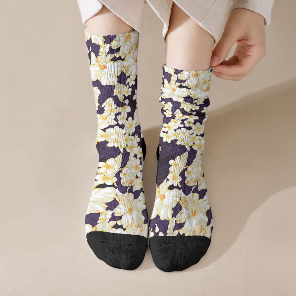 Hawaii Hibiscus Plumeria Purple Crew Socks Polynesian Pattern