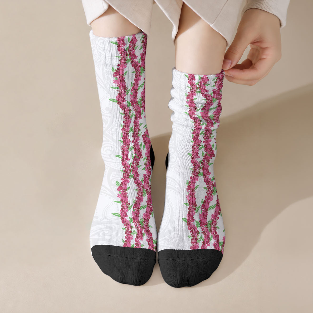 Hawaii Aalii Lei Crew Socks Aalii Ku Makani