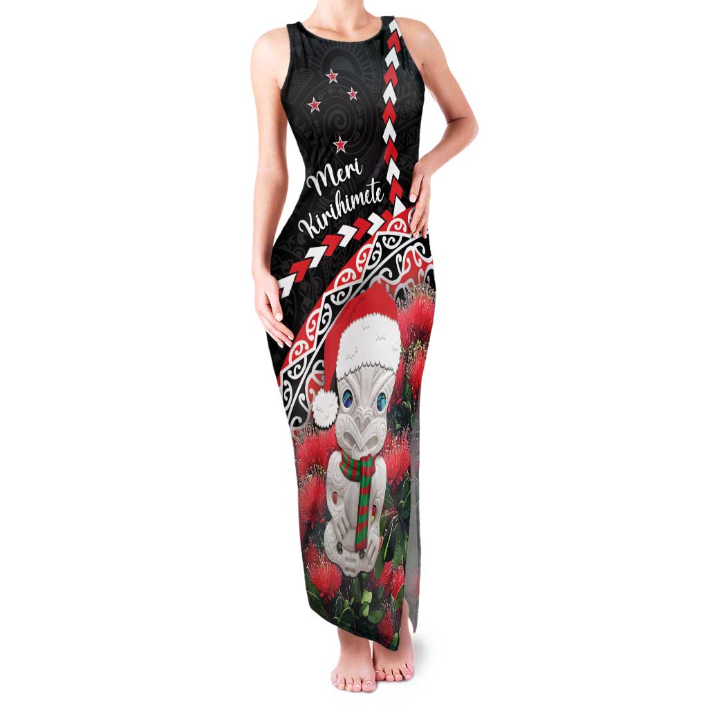New Zealand Christmas Meri Kirihimete Family Matching Tank Maxi Dress and Hawaiian Shirt Santa Hei Tiki Pohutukawa LT01 Mom's Dress Black - Polynesian Pride