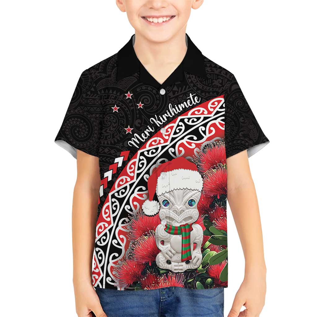 New Zealand Christmas Meri Kirihimete Family Matching Tank Maxi Dress and Hawaiian Shirt Santa Hei Tiki Pohutukawa LT01 Son's Shirt Black - Polynesian Pride