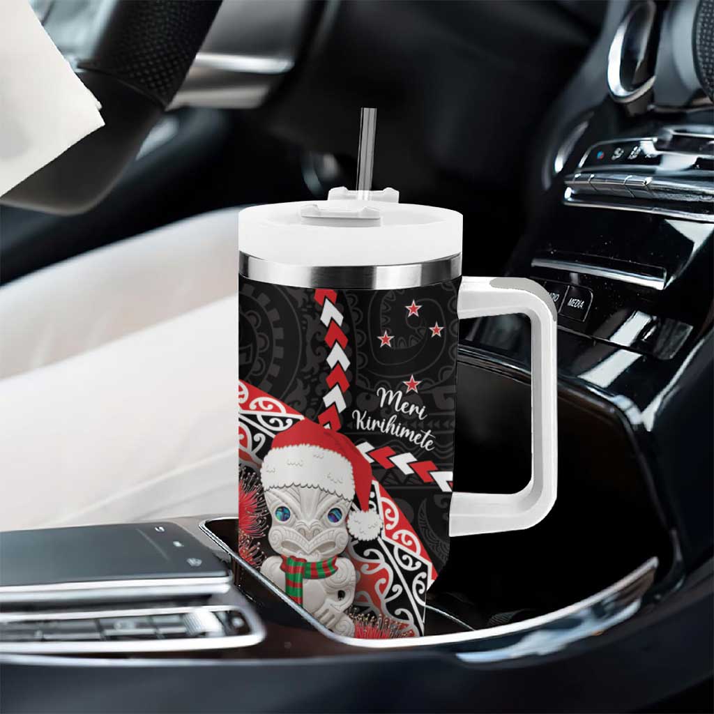 New Zealand Christmas Meri Kirihimete Tumbler With Handle Santa Hei Tiki Pohutukawa LT01 - Polynesian Pride