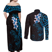 New Zealand Tuatara Plumeria Couples Matching Off Shoulder Maxi Dress and Long Sleeve Button Shirt Maori Blue Koru Tribal Tattoo LT01 - Polynesian Pride