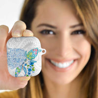 Hawaiian Couple Turtles Honi AirPods Case Polynesian Art Motifs and Hibiscus White Blue Color - Polynesian Pride