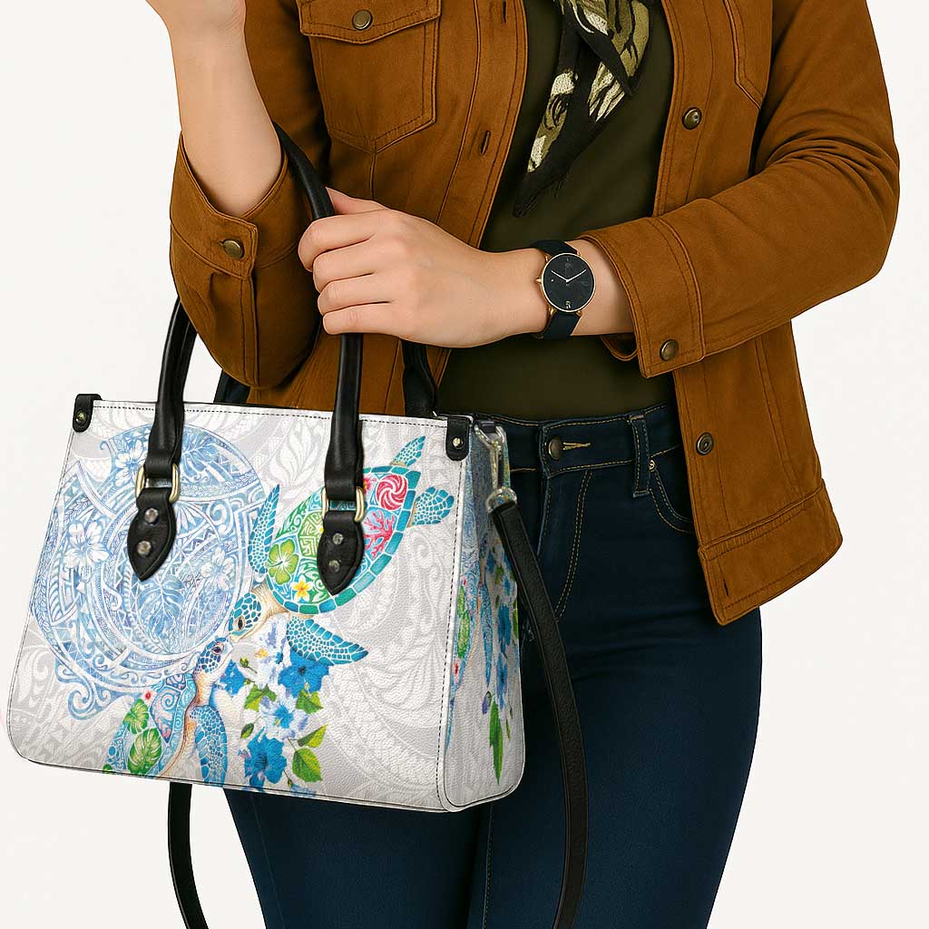 Hawaiian Couple Turtles Honi Leather Bag Polynesian Art Motifs and Hibiscus White Blue Color - Polynesian Pride