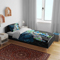 Hawaiian Couple Turtles Honi Bedding Set Polynesian Art Motifs and Hibiscus Black Blue Color - Polynesian Pride