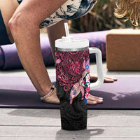 Hawaiian Couple Turtles Honi Tumbler With Handle Polynesian Art Motifs and Hibiscus Black Red Color LT03 - Polynesian Pride