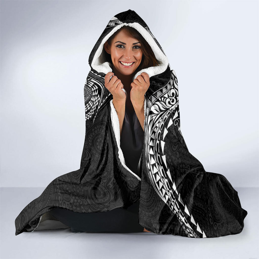 Hawaiian Manta Ray Tribal Hooded Blanket Polynesian Art Motifs Black Color