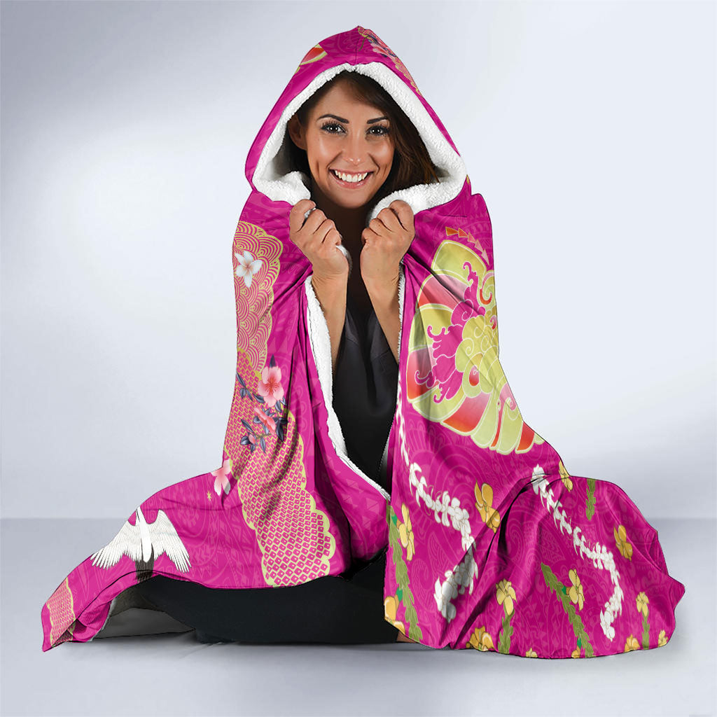 Hawaiian and Japanese Culture Together Hooded Blanket Kakau Tribal Pattern and Irezumi Art Pink Color