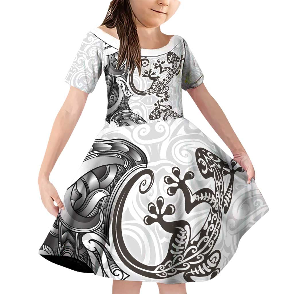 New Zealand Gecko Maori Art Tattoo Family Matching Off Shoulder Short Dress and Hawaiian Shirt White Color LT03 Daughter's Dress White - Polynesian Pride