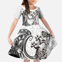 New Zealand Gecko Maori Art Tattoo Family Matching Summer Maxi Dress and Hawaiian Shirt White Color LT03 Daughter's Dress White - Polynesian Pride