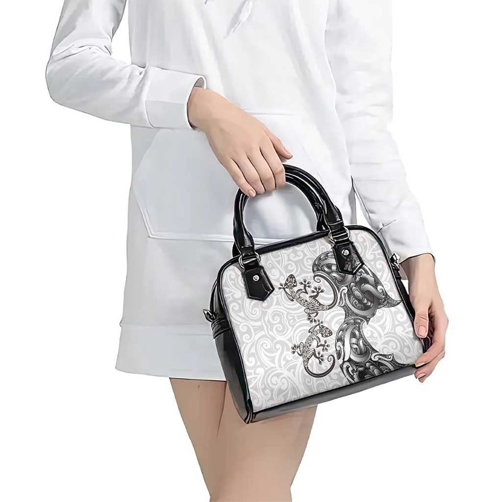 New Zealand Gecko Maori Art Tattoo Shoulder Handbag White Color